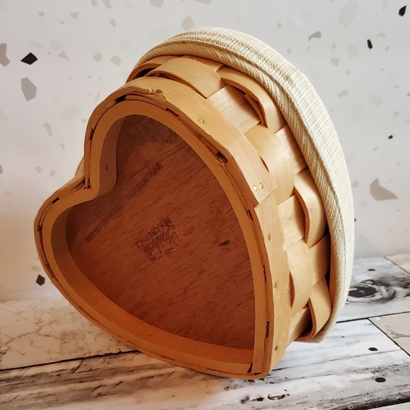 Taskets Renaissance Heart Basket with Fabric and Plastic Liner - Picture 6 of 9